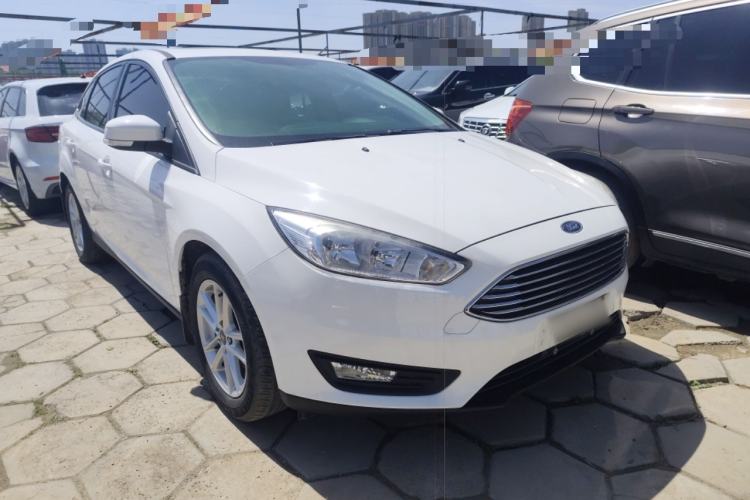 Used Ford Focus 2018 Sedan Classic 1.6L Automatic Trendy SmartDrive Edition Front Right 45 Deg
