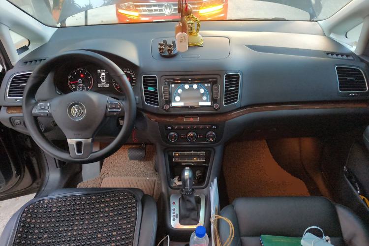 Used Volkswagen Sharan 2014 2.0 TSI Luxury Model Center Console