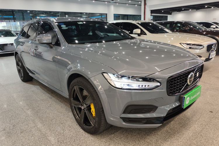Used Volvo V90 2022 Cross Country B5 AWD Smart Range Edition

