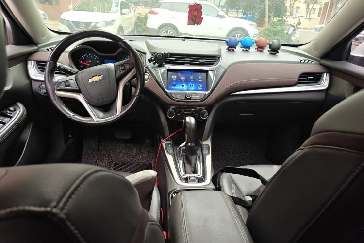 Used Chevrolet Malibu 2017 1.5T Automatic Luxury Edition Center Console