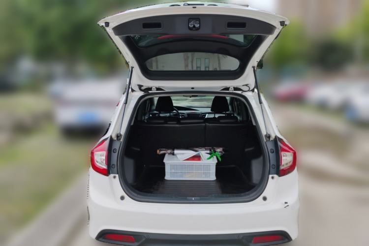 Used Honda Jade 2014 1.8L Automatic Comfort Elite Version 5 Seats Trunk