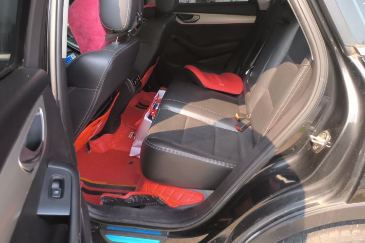 Used Zotye SR7 2016 1.5T CVT Cube Heart Edition China V Standard Left Rear Seat