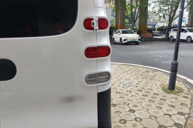 Used SAIC MAXUS Dana V1 2025 Low-Roof Multi-Function Version 42 kWh Right Rear Taillight