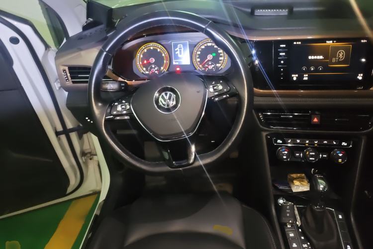 Used Volkswagen Tharu 2020 280TSI Two-Wheel Drive Luxury Plus Version China VI Standard Steering Wheel