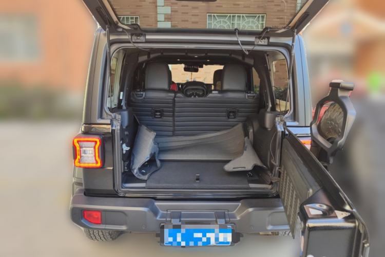 Used Jeep Wrangler 2024 2.0T Robin Hood Four-Door Edition Trunk