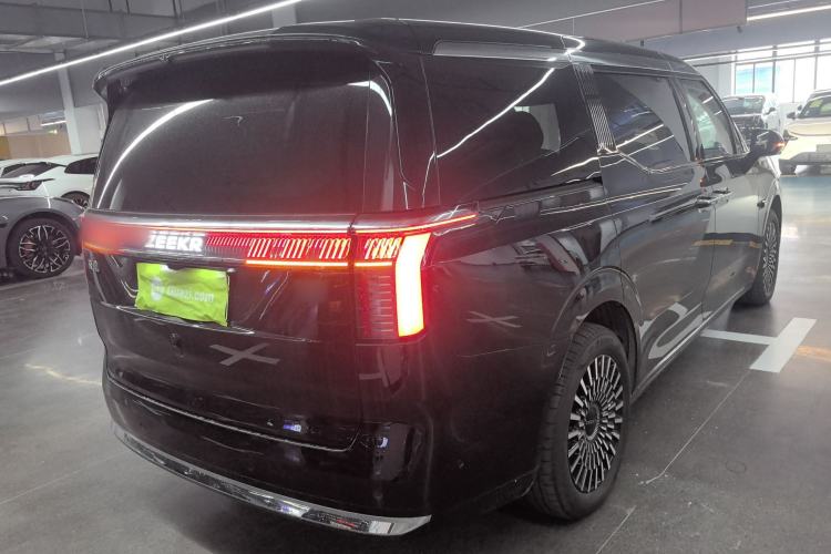 Used Zeekr 009 2024 7-Seater Walk-Through Version Four-Wheel Drive 108 kWh
