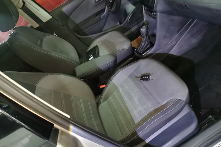 Used Volkswagen Polo 2014 1.6L Cross Polo Automatic Right Front Seat