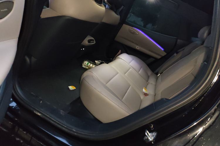 Used Lynk & Co Z10 2025 95 kWh 766 km Range Rear-Wheel Drive Max Left Rear Seat