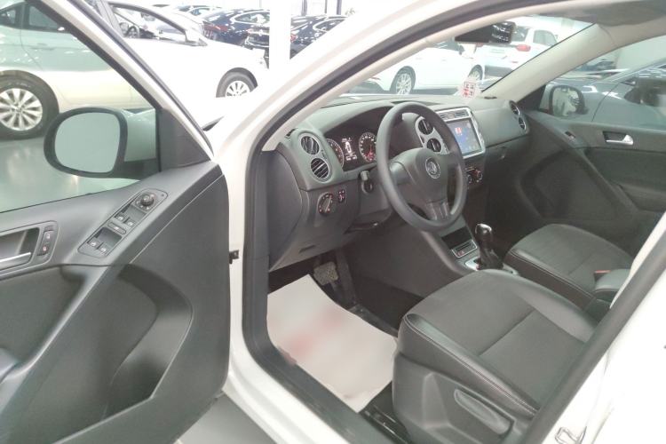 Used Volkswagen Tiguan L 2016 280TSI Automatic Two-Wheel-Drive Silk Road Style Edition
