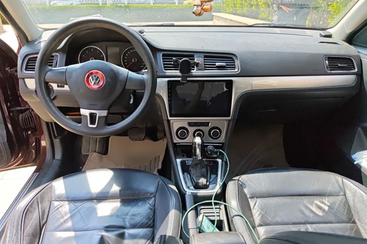 Used Volkswagen Lavida 2013 1.4TSI DSG Comfort Edition Center Console