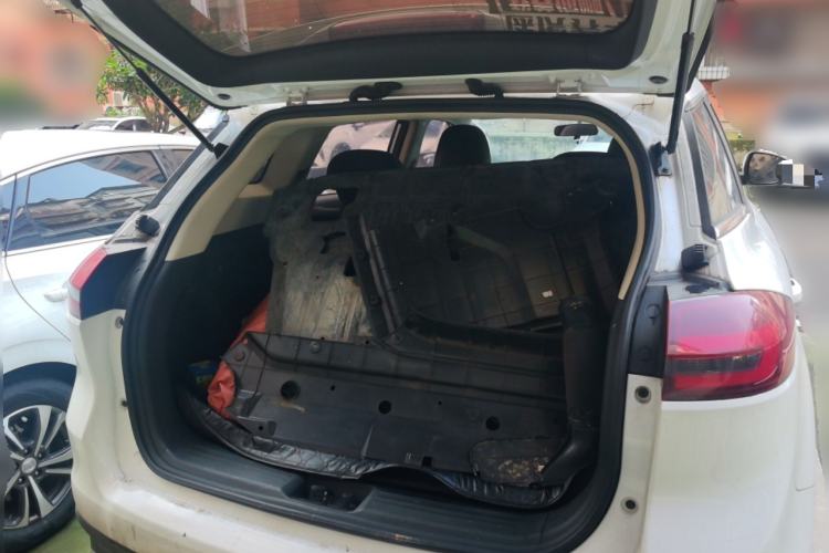 Used Geely Auto Emgrand X7 Sport 2018 1.8TD Automatic Two-Wheel Drive Zhiya Model Trunk