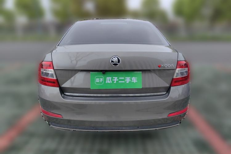 Used Skoda Octavia 2016 1.6L Manual Smart Drive Version Rear