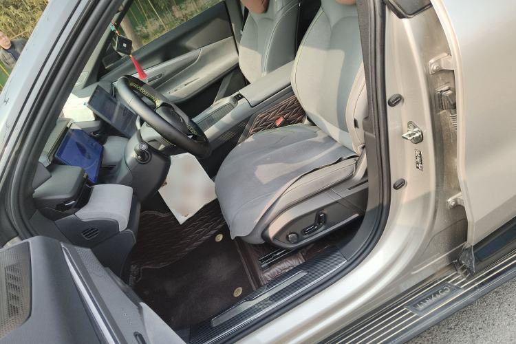 Used Lynk & Co 08 EM-P 2023 120km Long-Range Halo