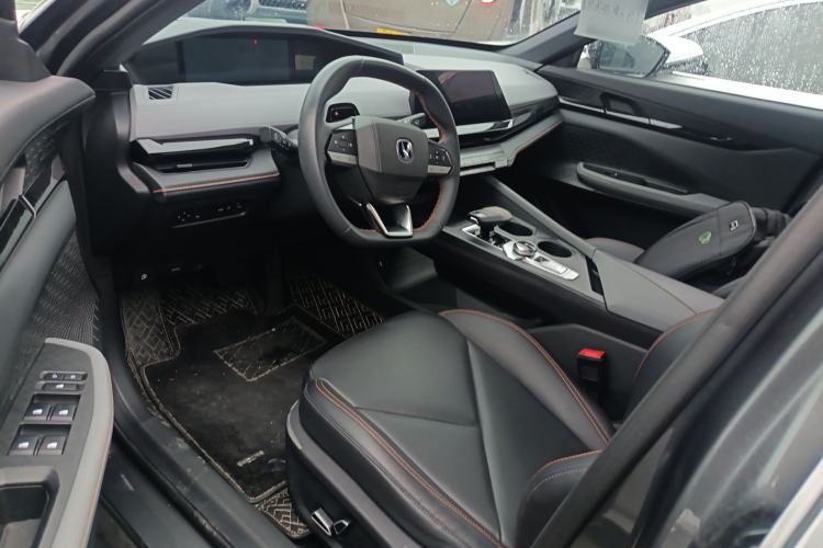 Used Changan UNI-V 2022 1.5T Prestige Version