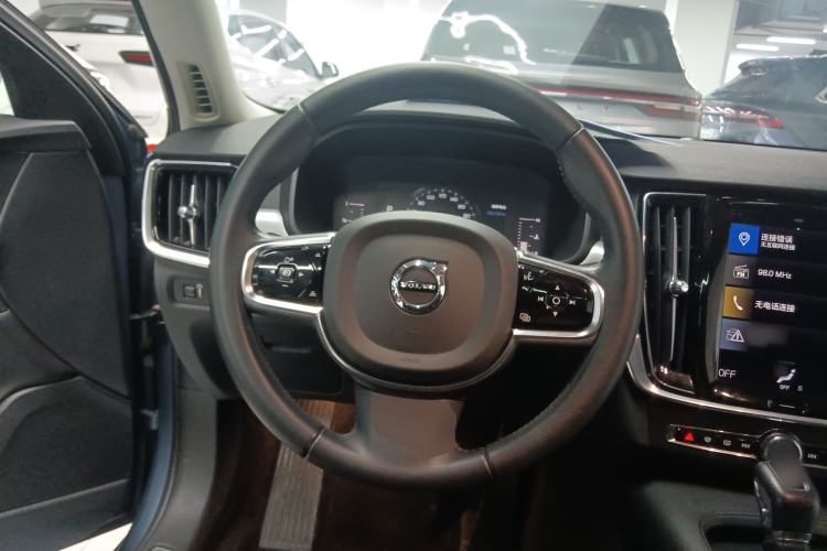 Used Volvo S90 2020 T4 SmartDrive Luxury Edition Steering Wheel