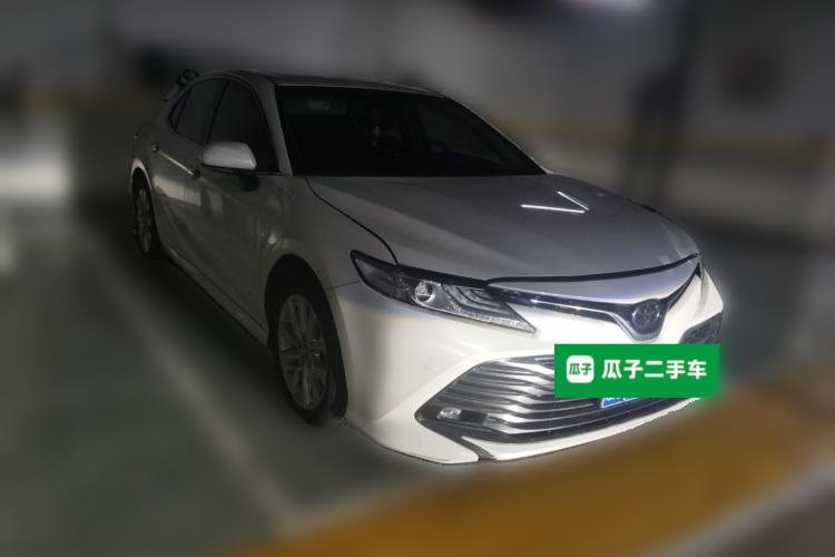 Used Toyota Camry 2019 Revised Version 2.0G Luxury Edition Front Right 45 Deg