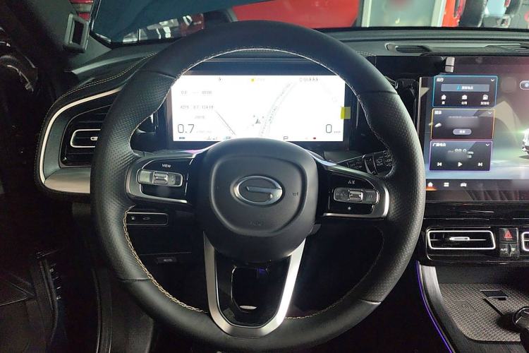 Used GAC Trumpchi GS8 2022 Linghang Series 2.0 TGDI Two-Wheel-Drive Luxury Smart Connectivity Version (7 Seats)