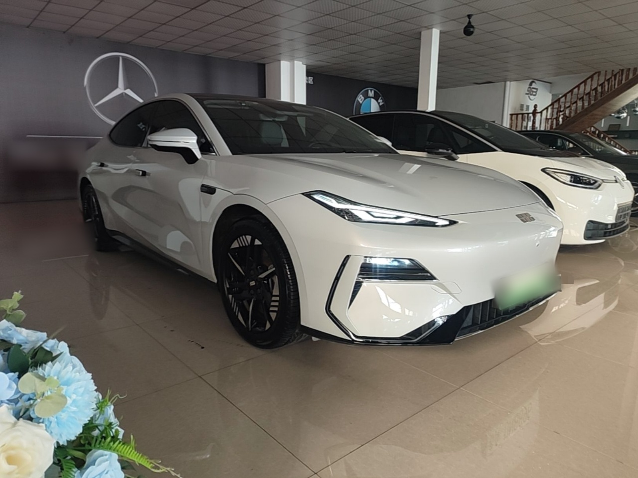 Geely Galaxy E8 2024 550 km Range Rear-Drive Dragon Edition — снимка 3
