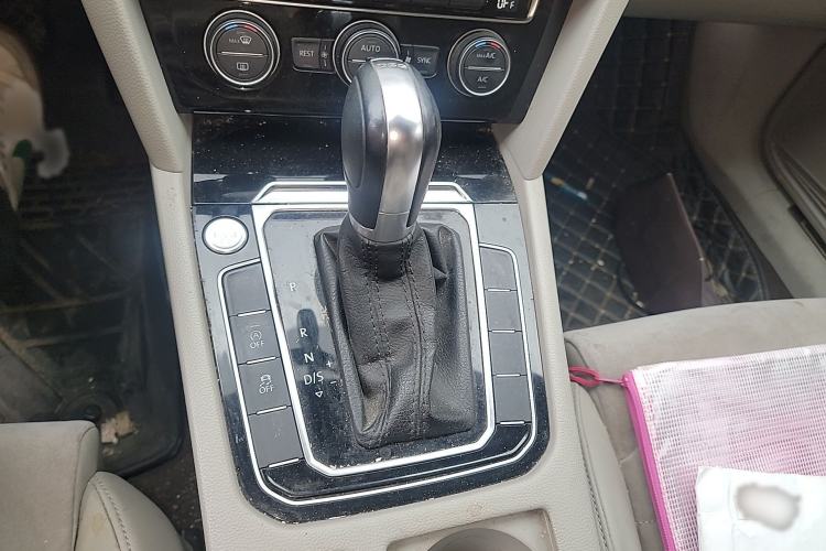 Used Volkswagen Magotan 2017 330TSI DSG Luxury Model Gear Lever