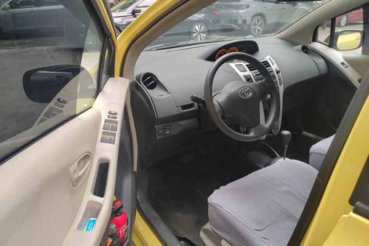 Used Toyota Yaris 2011 1.6E Automatic Charm Edition Driver Seat