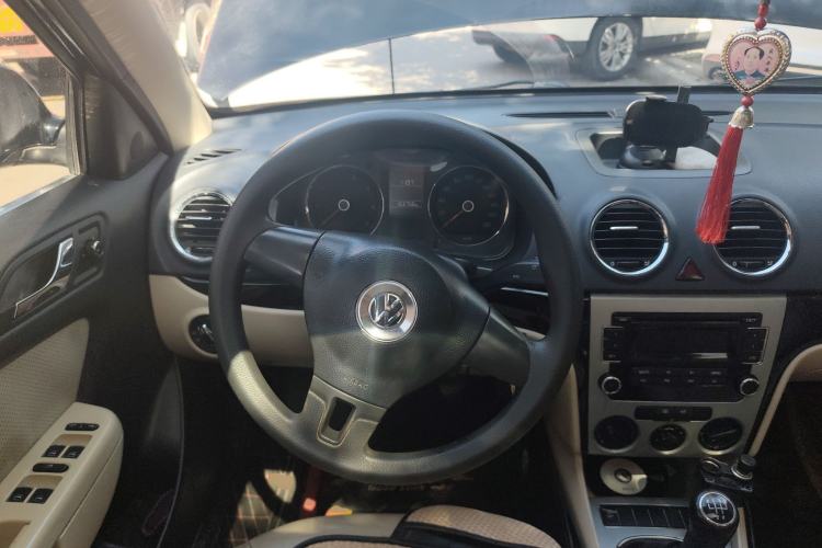 Used Volkswagen Lavida 2011 1.6L Manual - Premium Edition Steering Wheel