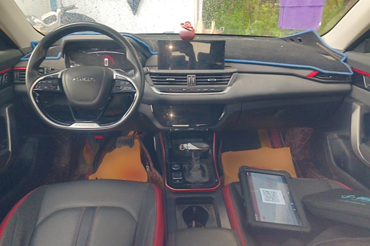 Used Dongfeng Aeolus Yixuan 2021 230T Automatic Chasing Shadow Edition Center Console