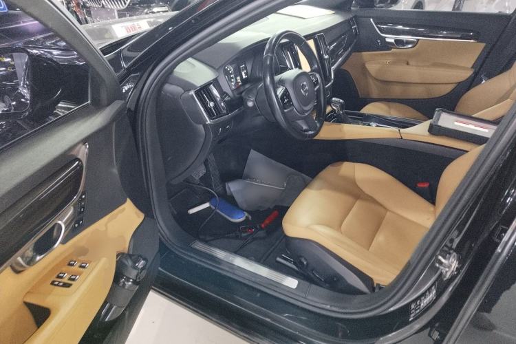 Used Volvo S90 2018 T5 Zhiyuan Edition
