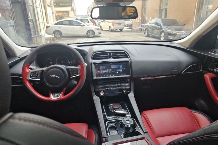 Used Jaguar F-PACE 2016 2.0T Two-Wheel-Drive R-Sport Sport Edition