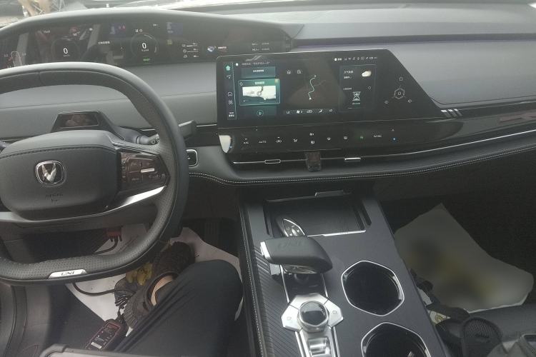 Used Changan UNI-K iDD 2024 ZhiDian iDD 1.5T 135km Smart Leading Model