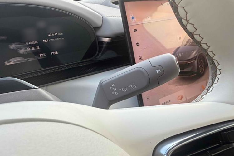 Used Zeekr 7X 2025 100 kWh Long-Range Rear-Wheel Drive with Intelligent Driving Features