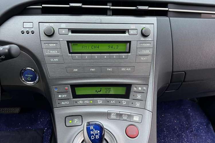 Used Toyota Prius 2012 1.8L Luxury Edition
