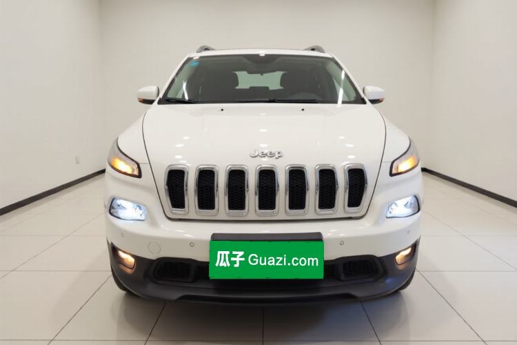Used Jeep Cherokee 2016 2.0L Superior Edition
