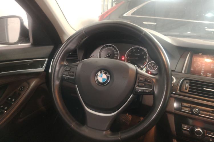 Used BMW 5 Series 2014 525Li Luxury Design Package