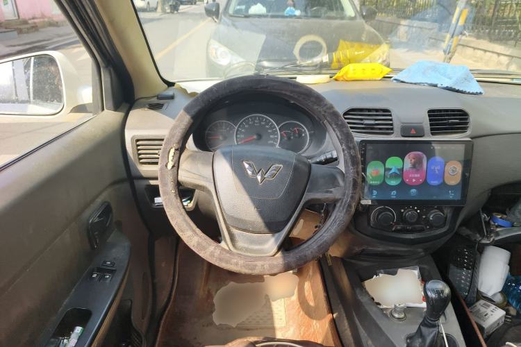 Used Wuling Hongguang 2015 1.5L S Basic Version China V Standard
