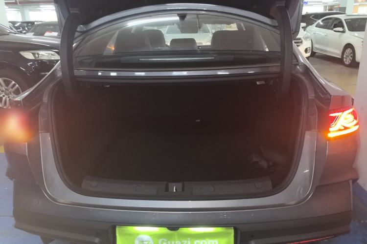 Used BYD Qin L 2025 DM-i Smart Drive 120KM Leading Model