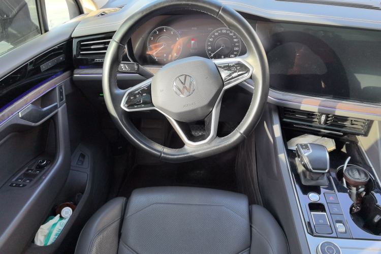 Used Volkswagen Touareg 2021 3.0 TSI Luxury Edition Black Diamond Sport Package