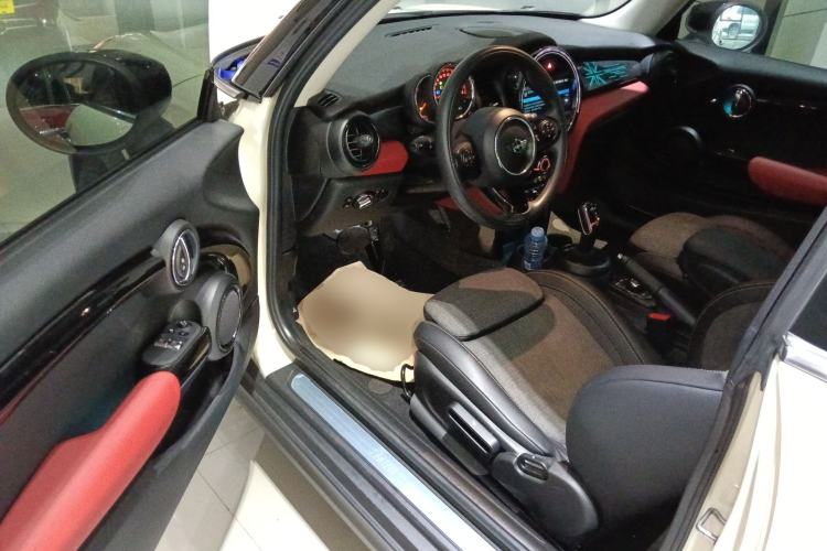 Used MINI 2019 1.5T COOPER Classic Edition Driver Seat