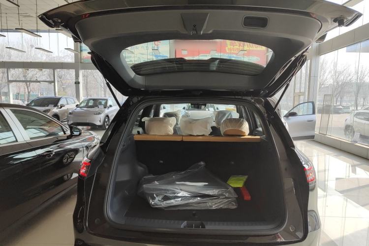 Used Geely Galaxy Xingjian 7 EM-i 2026 Model 135km Smart Navigation Version Trunk