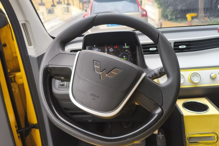 Used Wuling Hongguang MINIEV 2022 Macaron Premium Model – Lithium Ternary Battery Steering Wheel