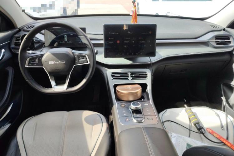 Used BYD Destroyer 05 2024 HONOR Edition DM-i 55KM Luxury Model Center Console
