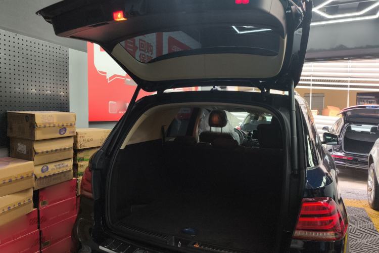 Used Mercedes-Benz GLE 2017 GLE 400 4MATIC Trunk