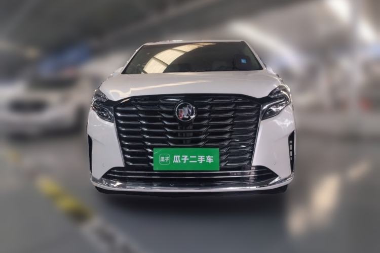 Used Buick GL8 2022 ES Landtrek 653T Luxury Edition