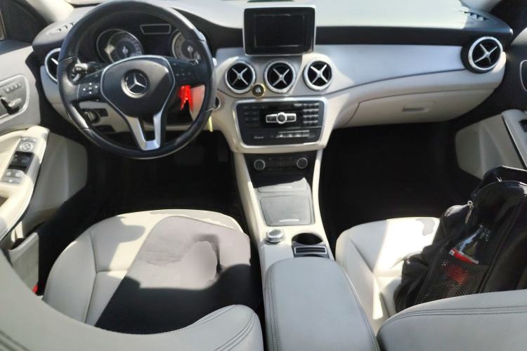 Used Mercedes-Benz GLA 2015 GLA 200 Sport Edition Center Console