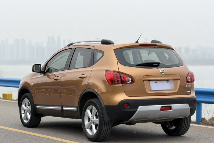 Used Nissan Qashqai 2015 2.0 XL Coolfire CVT 2WD Exterior 2