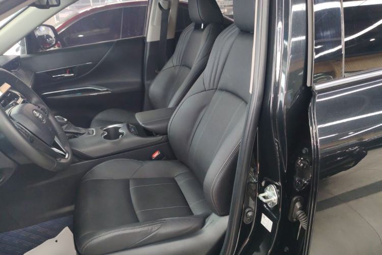 Used Toyota Harrier 2022 2.0L CVT Two-Wheel Drive Deluxe Edition
