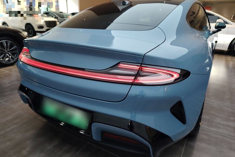 Used Xiaomi Auto SU7 2024 Four-Wheel Drive Ultra-Long Range Advanced Intelligent Driving Max Edition
