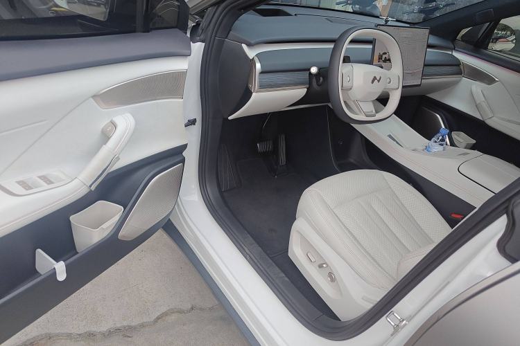 Used ONVO L60 2024 60 kWh Rear-Drive Version
