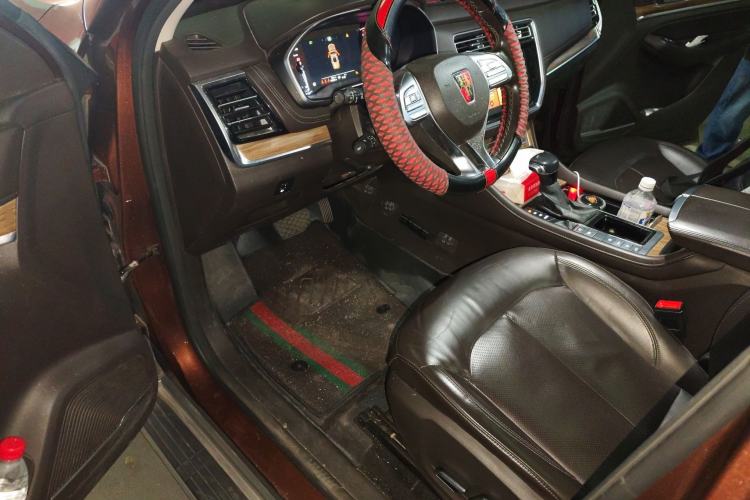 Used Roewe RX8 2018 30T Smart Connectivity Two-Wheel Drive Flagship Edition