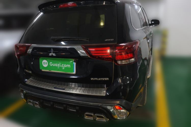 Used Mitsubishi Outlander 2018 2.4L 4x4 Elite Edition 5 Seats Rear