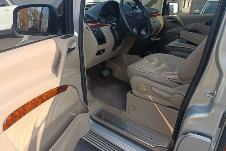 Used Mercedes-Benz Viano 2013 3.0L Comfort Edition